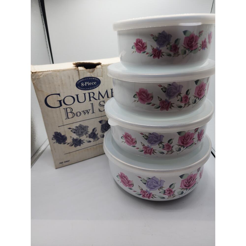 GMI Porcelain on Steel 8 Piece Bowl Set. 4 Nesting Bowls with Lids